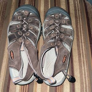Keen women’s sandals, size 9
